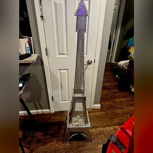 5ft or 4ft Eiffel Tower with lights plugs in
